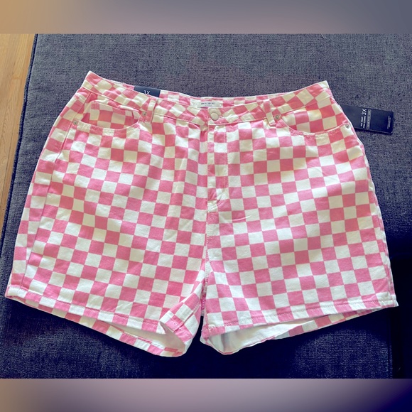 NWT 3X Dolls Kill Pink and White High Rise Checkered Baggy Shorts - Picture 5 of 6